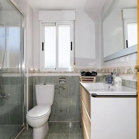 Adosado Con Jardin En Xalets De * Салоу